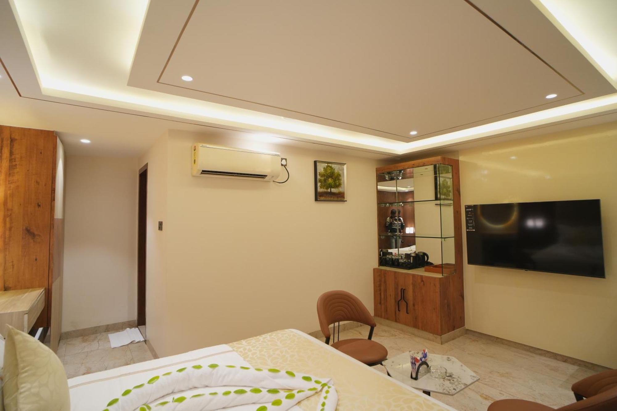 Hotel Oriva Vinflora Residency - Nr Lv Prasad Hospital, Banjara Hills Hajdarabad Zewnętrze zdjęcie